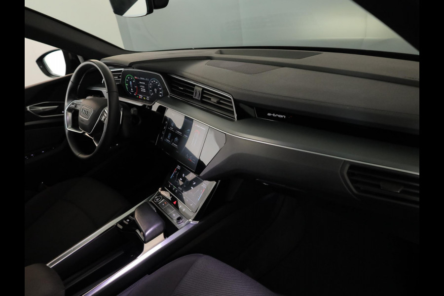 Audi e-tron 55 quattro Advanced edition 95 kWh 408 pk | SOH 94% | Navigatie | Trekhaak (afneembaar) | Parkeersensoren | Luchtvering | Stoelverwarming |