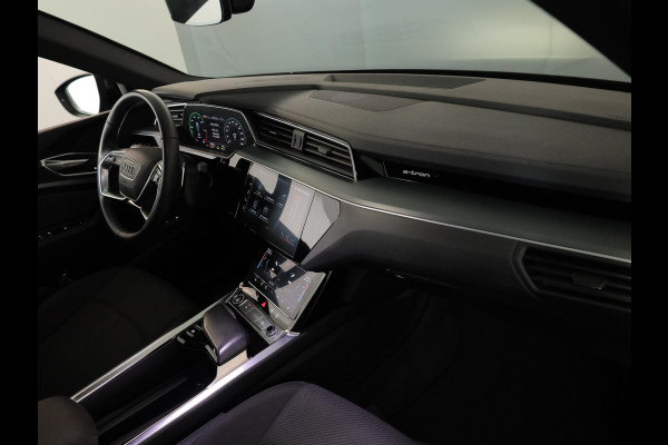 Audi e-tron 55 quattro Advanced edition 95 kWh 408 pk | SOH 94% | Navigatie | Trekhaak (afneembaar) | Parkeersensoren | Luchtvering | Stoelverwarming |