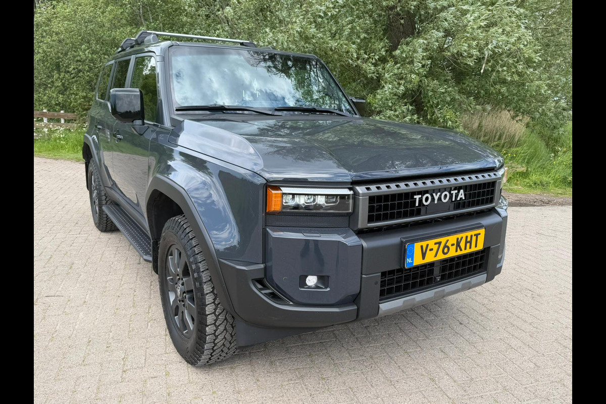 Toyota Land Cruiser 250 2.8 D-4D Blind Van Navigator