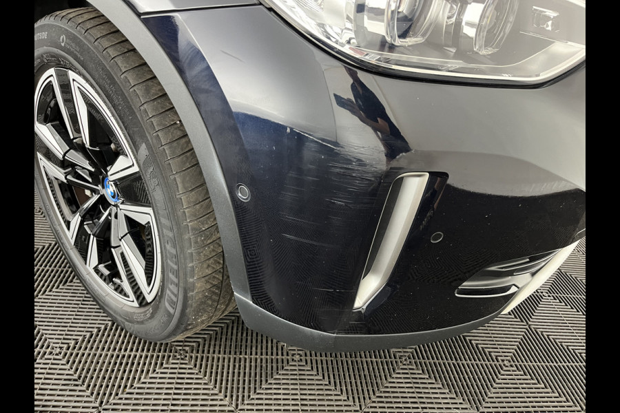 BMW iX3 Executive 80 kWh [ 3-Fase ] {SOH-99%} (INCL-BTW) Aut. *PANO | LEATHER | ADAPTIVE-CRUISE | FULL-LED | BLIND-SPOT | MEMORY-PACK | DIGI-COCKPIT | HEATED-COMFORTSEATS | KEYLESS | CAMERA | DAB+ | TOWBAR | 19''ALU*