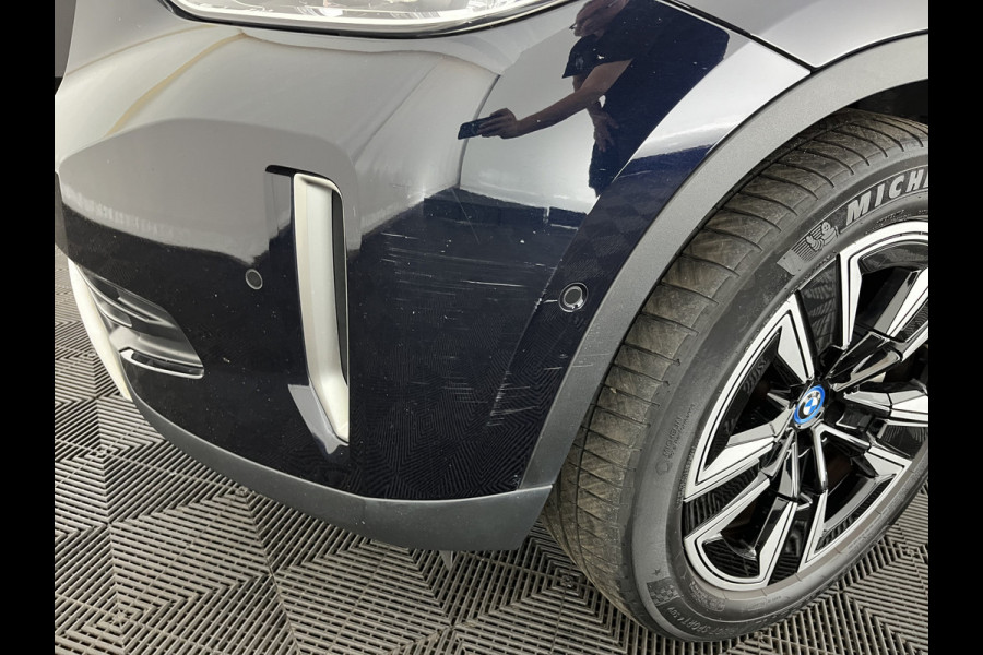 BMW iX3 Executive 80 kWh [ 3-Fase ] {SOH-99%} (INCL-BTW) Aut. *PANO | LEATHER | ADAPTIVE-CRUISE | FULL-LED | BLIND-SPOT | MEMORY-PACK | DIGI-COCKPIT | HEATED-COMFORTSEATS | KEYLESS | CAMERA | DAB+ | TOWBAR | 19''ALU*