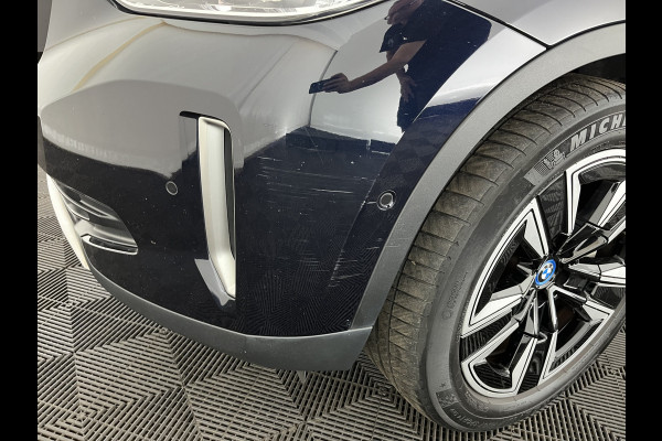 BMW iX3 Executive 80 kWh [ 3-Fase ] {SOH-99%} (INCL-BTW) Aut. *PANO | LEATHER | ADAPTIVE-CRUISE | FULL-LED | BLIND-SPOT | MEMORY-PACK | DIGI-COCKPIT | HEATED-COMFORTSEATS | KEYLESS | CAMERA | DAB+ | TOWBAR | 19''ALU*