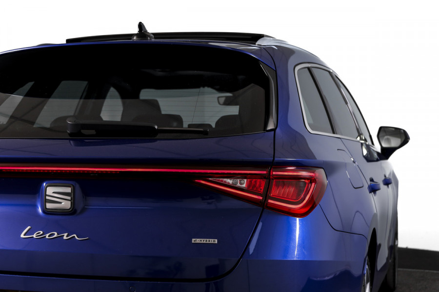 Seat Leon Sportstourer 1.4 TSI eHybrid PHEV Xcellence | S/K-Panodak | Dig. Cockpit | Adapt. Cruise | Stoel-+Stuurverw. | PDC | Camera | NAV + App. Connect | ECC | LM 18" |