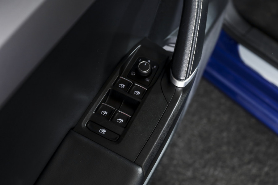 Seat Leon Sportstourer 1.4 TSI eHybrid PHEV Xcellence | S/K-Panodak | Dig. Cockpit | Adapt. Cruise | Stoel-+Stuurverw. | PDC | Camera | NAV + App. Connect | ECC | LM 18" |