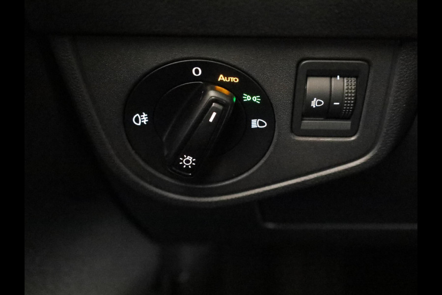 Volkswagen Taigo Oranje Edition 1.0 85 kW / 116 pk TSI CUV 7 versn. | Automaat (DSG) | Navigatie  | Parkeersensoren | Achteruitrijcamera | Stoelverwarming |