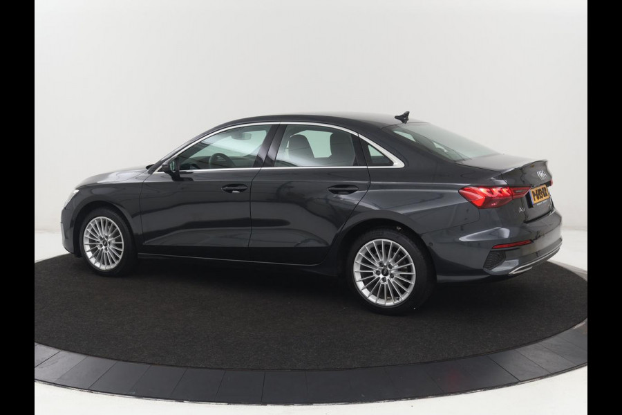 Audi A3 30 TFSI Advanced edition | Stoelverwarming | Matrix LED | Adaptive cruise | Camera | Park Assist | Elektrische stoel | Carplay | Sportstoelen | Navigatie | Virtual Cockpit | Climate control | Audi Sound