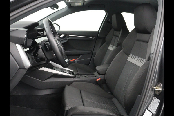 Audi A3 30 TFSI Advanced edition | Stoelverwarming | Matrix LED | Adaptive cruise | Camera | Park Assist | Elektrische stoel | Carplay | Sportstoelen | Navigatie | Virtual Cockpit | Climate control | Audi Sound