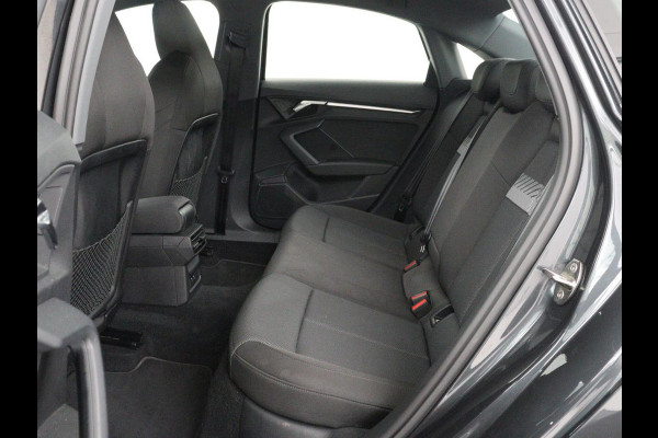 Audi A3 30 TFSI Advanced edition | Stoelverwarming | Matrix LED | Adaptive cruise | Camera | Park Assist | Elektrische stoel | Carplay | Sportstoelen | Navigatie | Virtual Cockpit | Climate control | Audi Sound