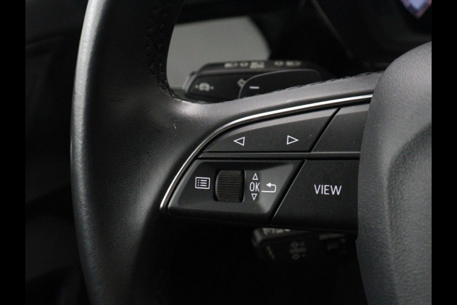 Audi A3 30 TFSI Advanced edition | Stoelverwarming | Matrix LED | Adaptive cruise | Camera | Park Assist | Elektrische stoel | Carplay | Sportstoelen | Navigatie | Virtual Cockpit | Climate control | Audi Sound