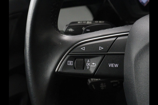 Audi A3 30 TFSI Advanced edition | Stoelverwarming | Matrix LED | Adaptive cruise | Camera | Park Assist | Elektrische stoel | Carplay | Sportstoelen | Navigatie | Virtual Cockpit | Climate control | Audi Sound