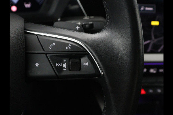 Audi A3 30 TFSI Advanced edition | Stoelverwarming | Matrix LED | Adaptive cruise | Camera | Park Assist | Elektrische stoel | Carplay | Sportstoelen | Navigatie | Virtual Cockpit | Climate control | Audi Sound
