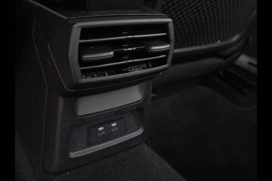 Audi A3 30 TFSI Advanced edition | Stoelverwarming | Matrix LED | Adaptive cruise | Camera | Park Assist | Elektrische stoel | Carplay | Sportstoelen | Navigatie | Virtual Cockpit | Climate control | Audi Sound