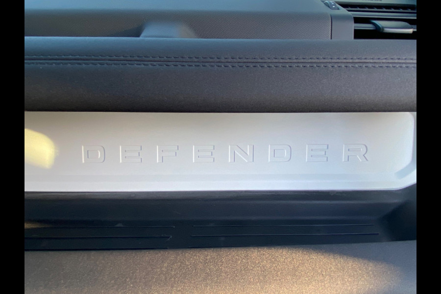 Land Rover Defender 110 3.0 P400 110 GRIJS KENTEKEN/PANO/LANE/VIRTUAL/CAMERA
