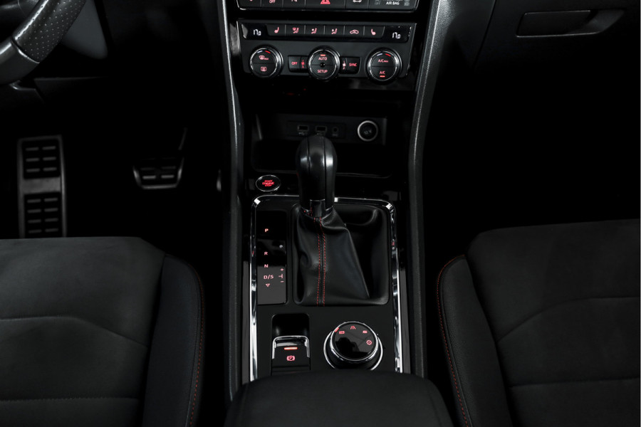 Seat Ateca 1.5 TSI 150 PK FR Business Intense - Automaat | S/K-Panodak | Beats | Dig. Cockpit | Adapt. Cruise | Stoelverw. | PDC | Camera | NAV + App. Connect | ECC | Elek. Klep | LM 18" |