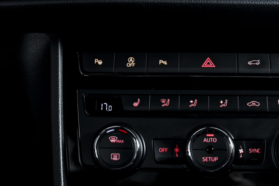 Seat Ateca 1.5 TSI 150 PK FR Business Intense - Automaat | S/K-Panodak | Beats | Dig. Cockpit | Adapt. Cruise | Stoelverw. | PDC | Camera | NAV + App. Connect | ECC | Elek. Klep | LM 18" |