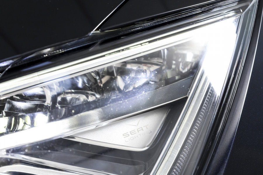 Seat Ateca 1.5 TSI 150 PK FR Business Intense - Automaat | S/K-Panodak | Beats | Dig. Cockpit | Adapt. Cruise | Stoelverw. | PDC | Camera | NAV + App. Connect | ECC | Elek. Klep | LM 18" |