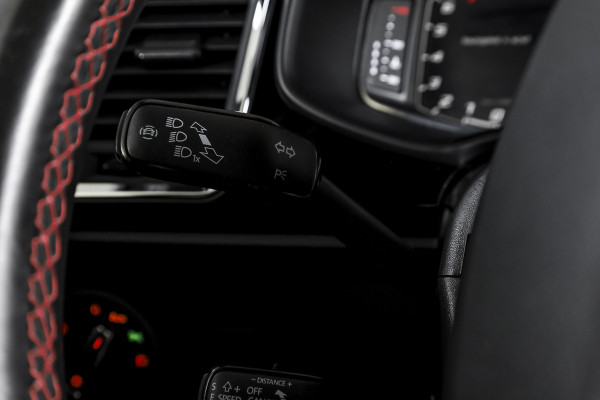 Seat Ateca 1.5 TSI 150 PK FR Business Intense - Automaat | S/K-Panodak | Beats | Dig. Cockpit | Adapt. Cruise | Stoelverw. | PDC | Camera | NAV + App. Connect | ECC | Elek. Klep | LM 18" |
