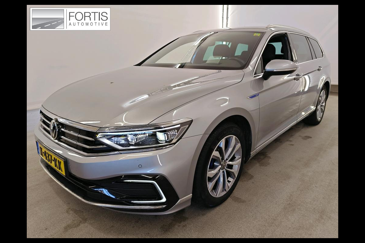 Volkswagen Passat Variant 1.4 TSI PHEV GTE Business NL-AUTO | STOELVERWARMING | CAMERA