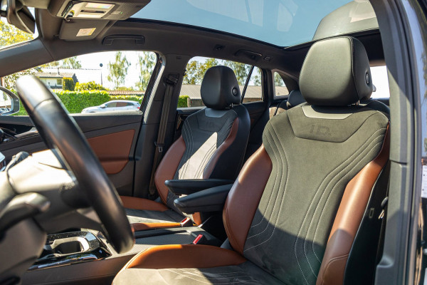 Volkswagen ID.4 Pro 77 kWh SOH 90% I Adaptive Cruise I Panoramadak I 20" I Camera I Zeer fraai interieur I Rook en geurvrij I BTW