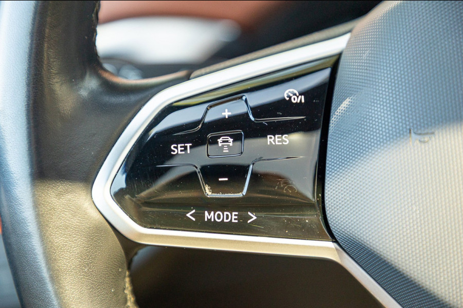 Volkswagen ID.4 Pro 77 kWh SOH 90% I Adaptive Cruise I Panoramadak I 20" I Camera I Zeer fraai interieur I Rook en geurvrij I BTW