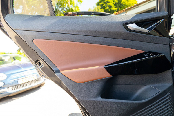 Volkswagen ID.4 Pro 77 kWh SOH 90% I Adaptive Cruise I Panoramadak I 20" I Camera I Zeer fraai interieur I Rook en geurvrij I BTW