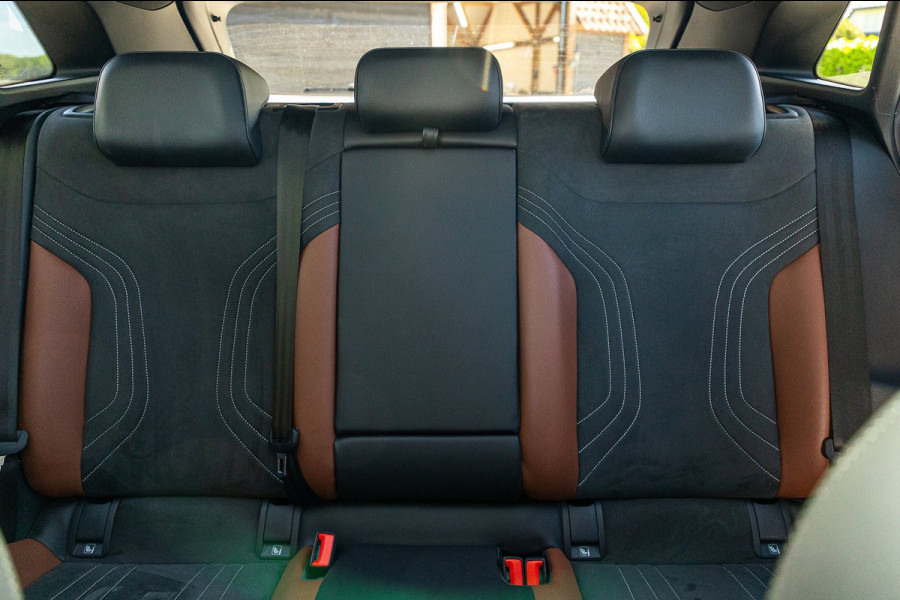 Volkswagen ID.4 Pro 77 kWh SOH 90% I Adaptive Cruise I Panoramadak I 20" I Camera I Zeer fraai interieur I Rook en geurvrij I BTW