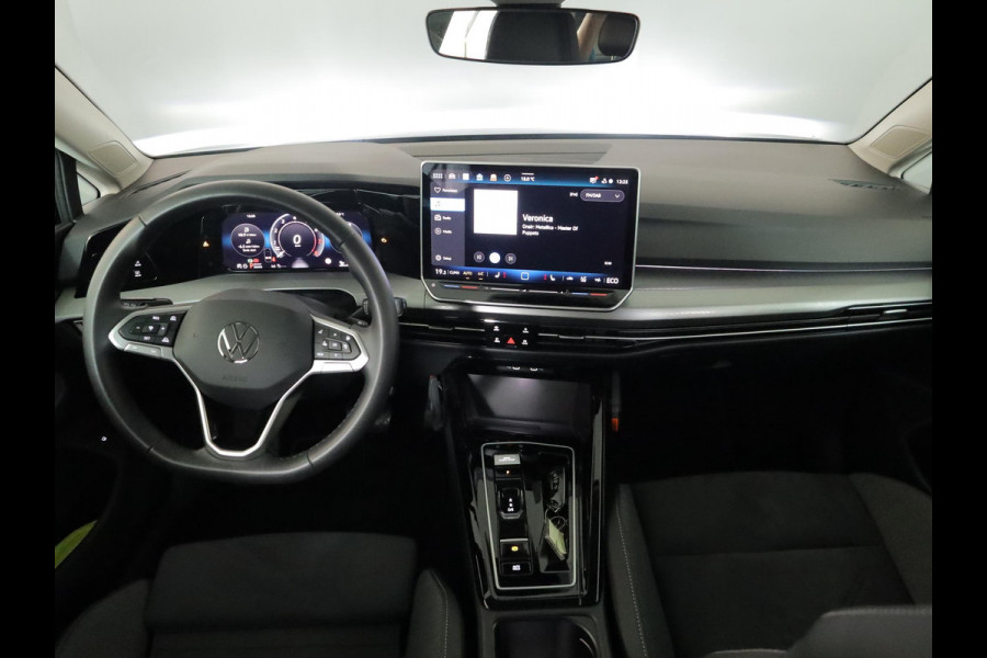 Volkswagen Golf 1.5 eHybrid Style Edition 204 pk Automaat (DSG) | Verlengde garantie | Navigatie via App | Parkeersensoren (Park assist) | Achteruitrijcamera | Stoelverwarming |