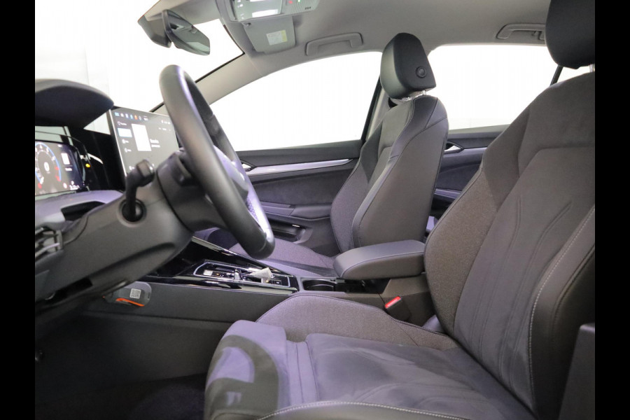 Volkswagen Golf 1.5 eHybrid Style Edition 204 pk Automaat (DSG) | Verlengde garantie | Navigatie via App | Parkeersensoren (Park assist) | Achteruitrijcamera | Stoelverwarming |