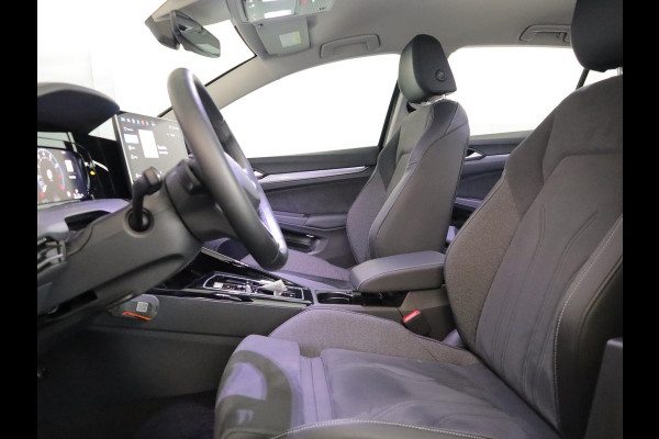 Volkswagen Golf 1.5 eHybrid Style Edition 204 pk Automaat (DSG) | Verlengde garantie | Navigatie via App | Parkeersensoren (Park assist) | Achteruitrijcamera | Stoelverwarming |