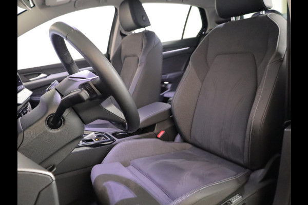 Volkswagen Golf 1.5 eHybrid Style Edition 204 pk Automaat (DSG) | Verlengde garantie | Navigatie via App | Parkeersensoren (Park assist) | Achteruitrijcamera | Stoelverwarming |