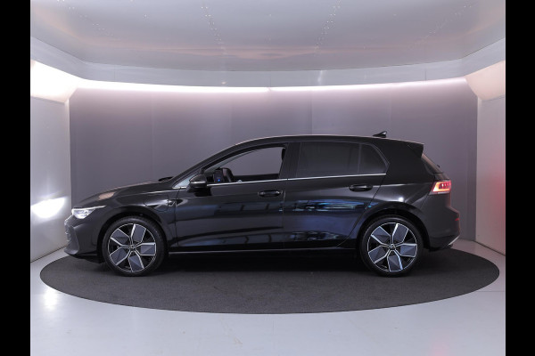 Volkswagen Golf 1.5 eHybrid Style Edition 204 pk Automaat (DSG) | Verlengde garantie | Navigatie via App | Parkeersensoren (Park assist) | Achteruitrijcamera | Stoelverwarming |