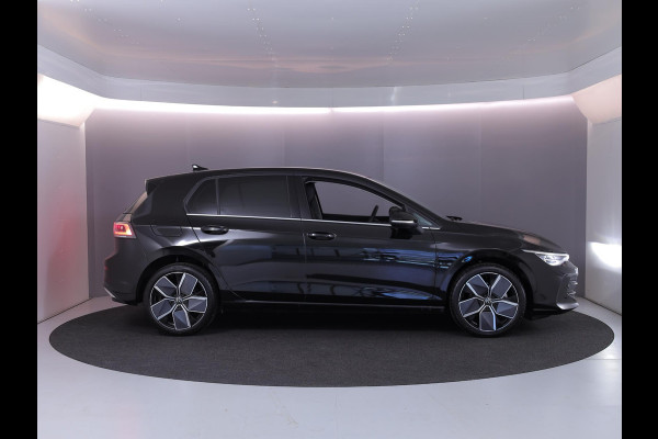 Volkswagen Golf 1.5 eHybrid Style Edition 204 pk Automaat (DSG) | Verlengde garantie | Navigatie via App | Parkeersensoren (Park assist) | Achteruitrijcamera | Stoelverwarming |