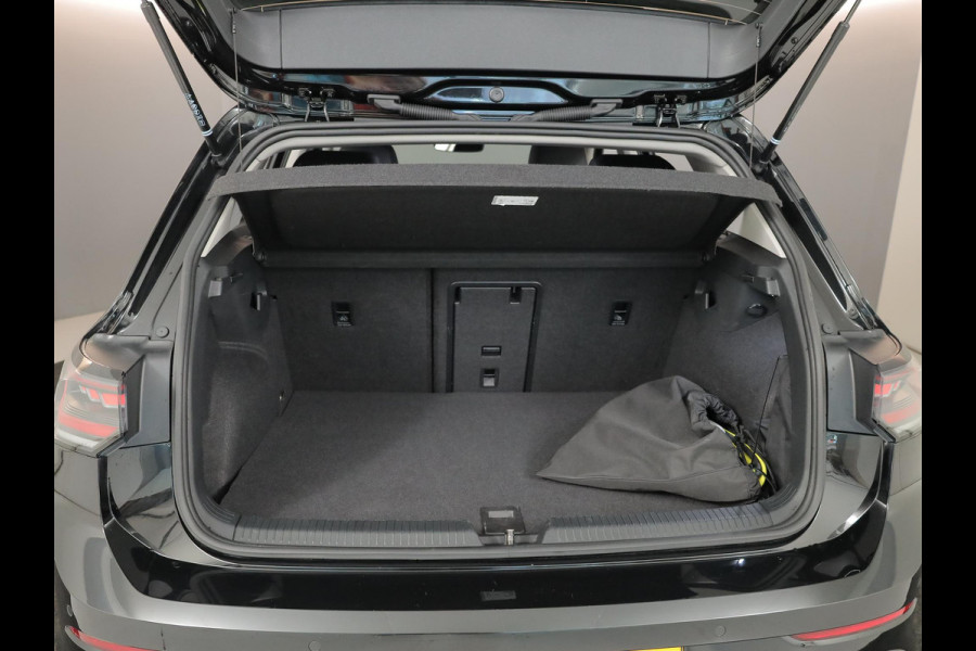 Volkswagen Golf 1.5 eHybrid Style Edition 204 pk Automaat (DSG) | Verlengde garantie | Navigatie via App | Parkeersensoren (Park assist) | Achteruitrijcamera | Stoelverwarming |