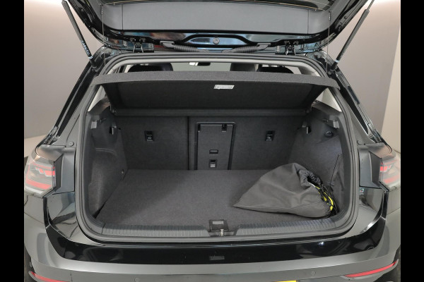 Volkswagen Golf 1.5 eHybrid Style Edition 204 pk Automaat (DSG) | Verlengde garantie | Navigatie via App | Parkeersensoren (Park assist) | Achteruitrijcamera | Stoelverwarming |