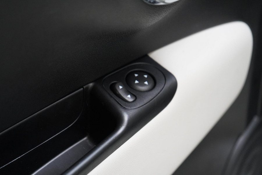 Fiat 500 1.0 Hybrid Dolcevita | Carplay | Climate control | Cruise control | Panoramadak