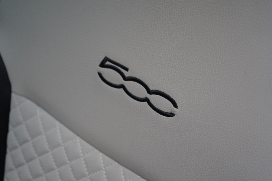 Fiat 500 1.0 Hybrid Dolcevita | Carplay | Climate control | Cruise control | Panoramadak