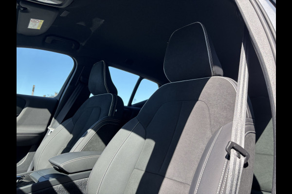 Volvo XC40 Recharge Twin Plus 78 kWh  | Zwenkbare trekhaak | Adaptieve cruise | Blis | Full LED |