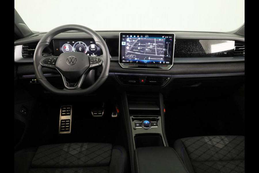 Volkswagen Tayron 1.5 eHybrid R-Line Edition 204 PK PHEV | verlengde garantie | Trekhaak | Panorama dak | Black Style | Stoel en stuur verwarming |