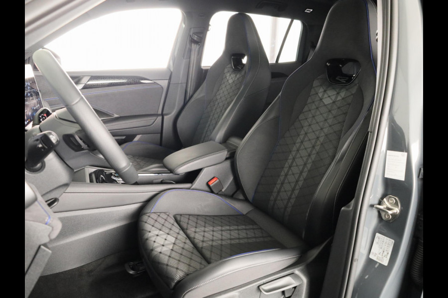 Volkswagen Tayron 1.5 eHybrid R-Line Edition 204 PK PHEV | verlengde garantie | Trekhaak | Panorama dak | Black Style | Stoel en stuur verwarming |