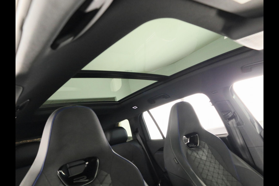 Volkswagen Tayron 1.5 eHybrid R-Line Edition 204 PK PHEV | verlengde garantie | Trekhaak | Panorama dak | Black Style | Stoel en stuur verwarming |