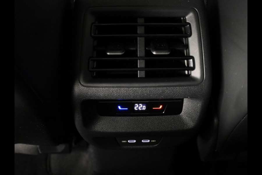 Volkswagen Tayron 1.5 eHybrid R-Line Edition 204 PK PHEV | verlengde garantie | Trekhaak | Panorama dak | Black Style | Stoel en stuur verwarming |