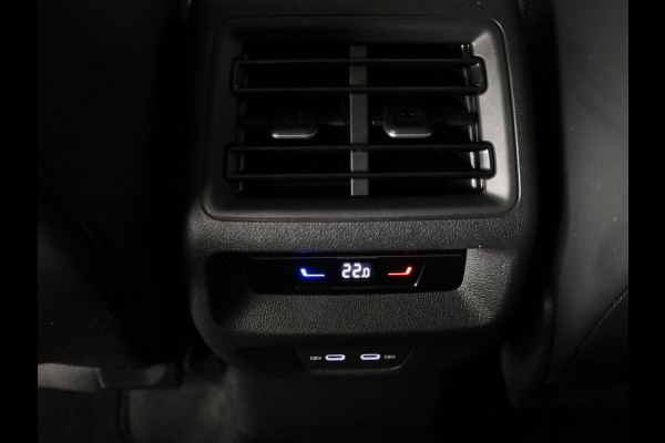 Volkswagen Tayron 1.5 eHybrid R-Line Edition 204 PK PHEV | verlengde garantie | Trekhaak | Panorama dak | Black Style | Stoel en stuur verwarming |