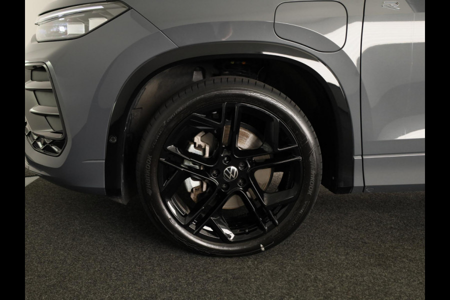 Volkswagen Tayron 1.5 eHybrid R-Line Edition 204 PK PHEV | verlengde garantie | Trekhaak | Panorama dak | Black Style | Stoel en stuur verwarming |