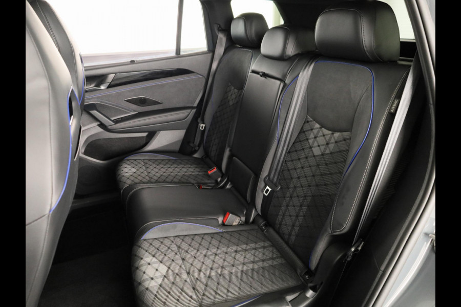 Volkswagen Tayron 1.5 eHybrid R-Line Edition 204 PK PHEV | verlengde garantie | Trekhaak | Panorama dak | Black Style | Stoel en stuur verwarming |