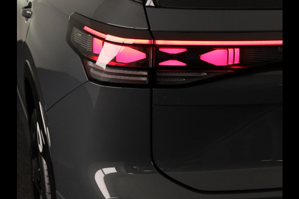 Volkswagen Tayron 1.5 eHybrid R-Line Edition 204 PK PHEV | verlengde garantie | Trekhaak | Panorama dak | Black Style | Stoel en stuur verwarming |