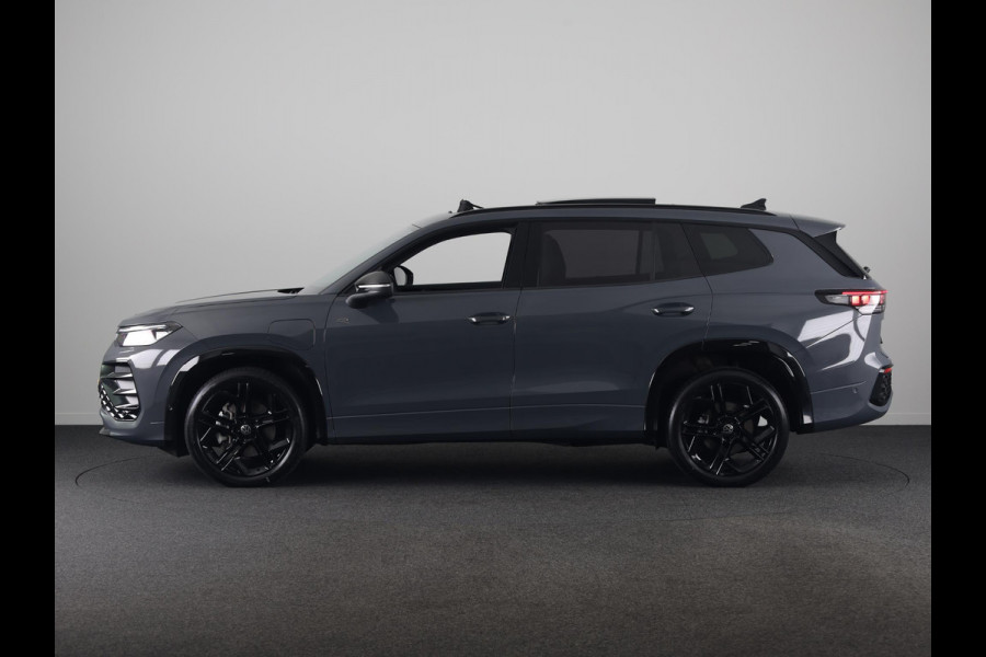 Volkswagen Tayron 1.5 eHybrid R-Line Edition 204 PK PHEV | verlengde garantie | Trekhaak | Panorama dak | Black Style | Stoel en stuur verwarming |
