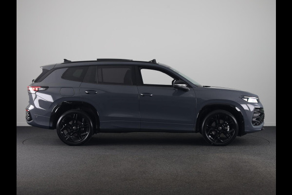 Volkswagen Tayron 1.5 eHybrid R-Line Edition 204 PK PHEV | verlengde garantie | Trekhaak | Panorama dak | Black Style | Stoel en stuur verwarming |