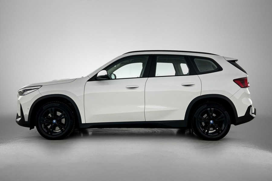 BMW iX1 XDrive30 Launch Edition 67 kWh. SoH 97% (NL-auto, 1e Eig, Dealer OnderH, Navi, Leder, Climate Con, Etc)