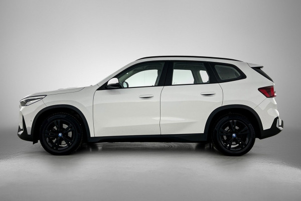 BMW iX1 XDrive30 Launch Edition 67 kWh. SoH 97% (NL-auto, 1e Eig, Dealer OnderH, Navi, Leder, Climate Con, Etc)