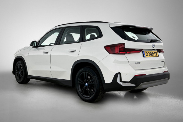 BMW iX1 XDrive30 Launch Edition 67 kWh. SoH 97% (NL-auto, 1e Eig, Dealer OnderH, Navi, Leder, Climate Con, Etc)